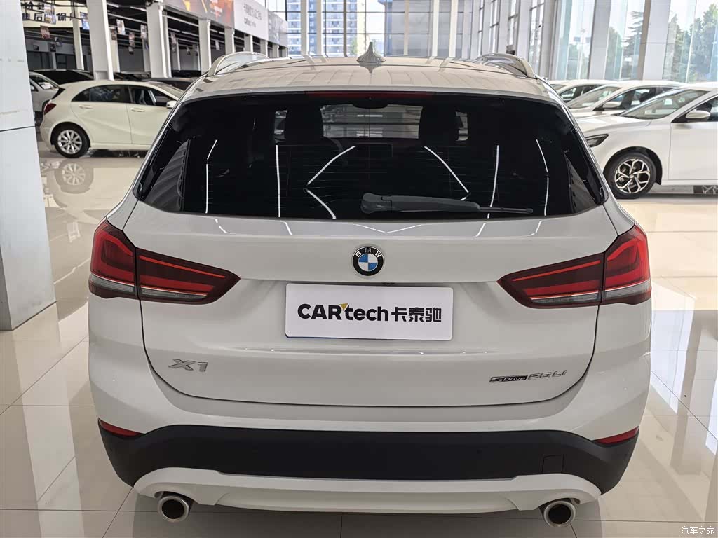 BMW X1, 2019 все фото