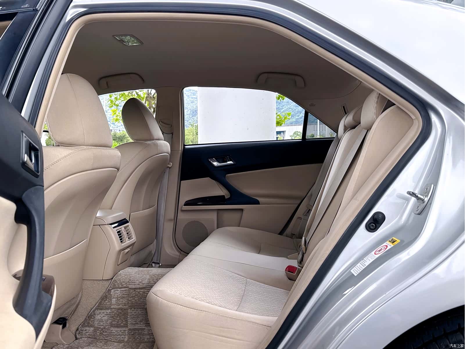 Toyota 2.5S, 2012 6