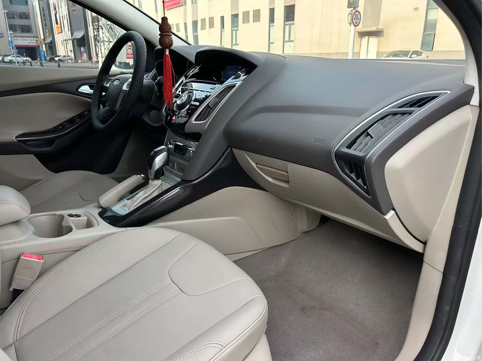 Ford Focus, 2014 4