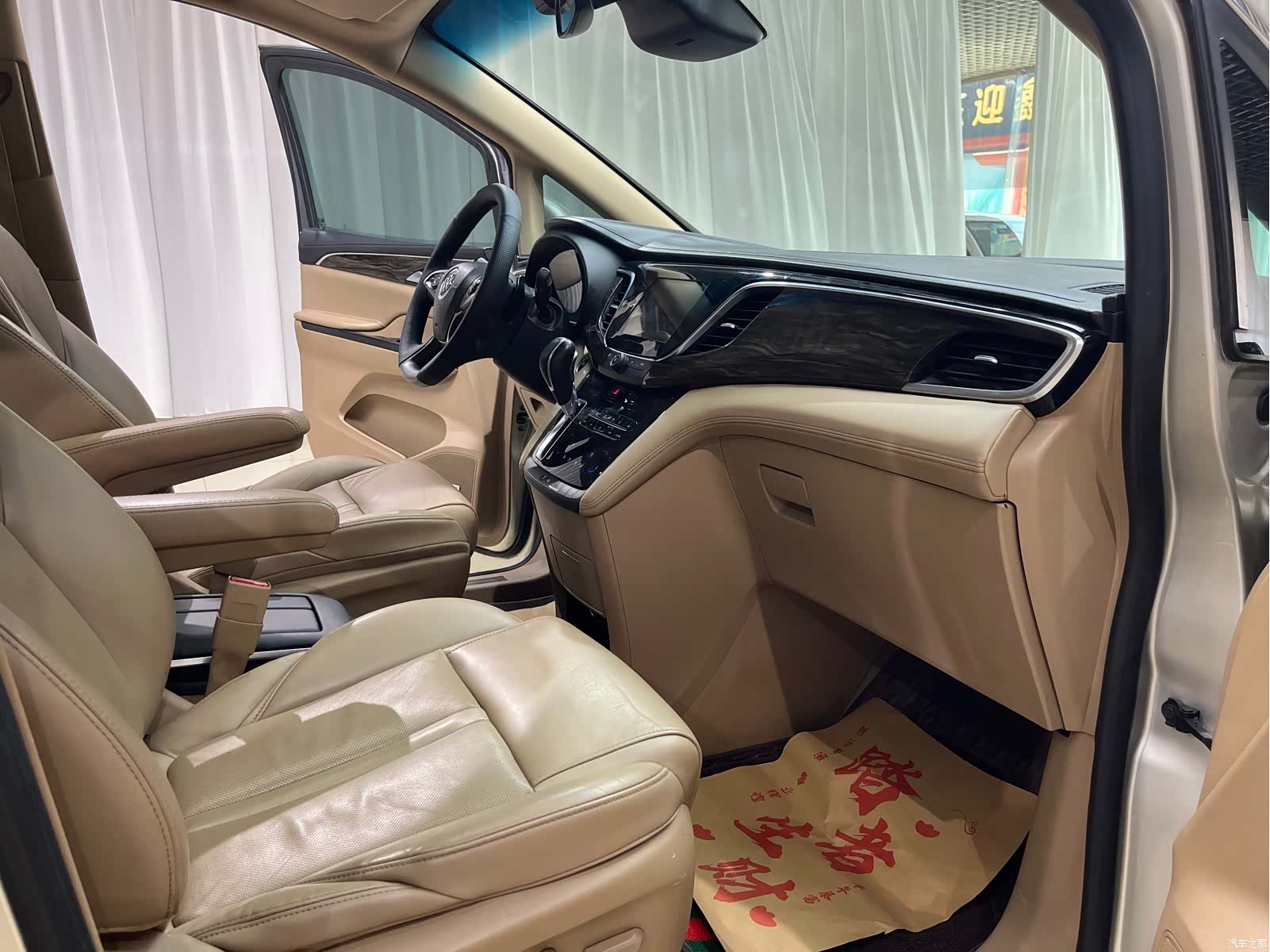 Buick GL8, 2017 12