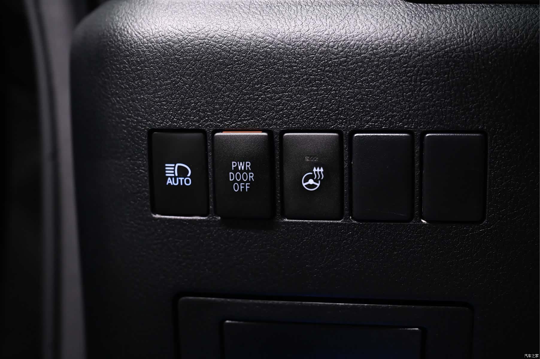 Toyota Alphard, 2022 19