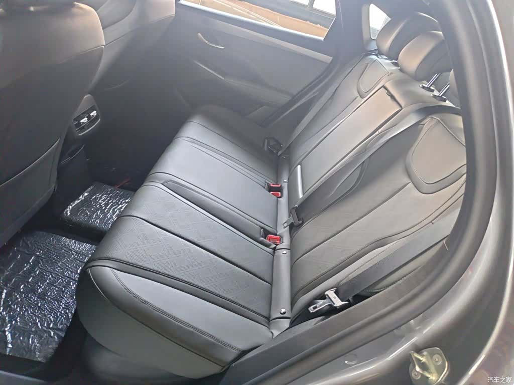 BYD Qin, 2025 17