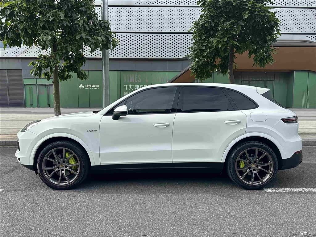 Porsche Cayenne, 2023 10