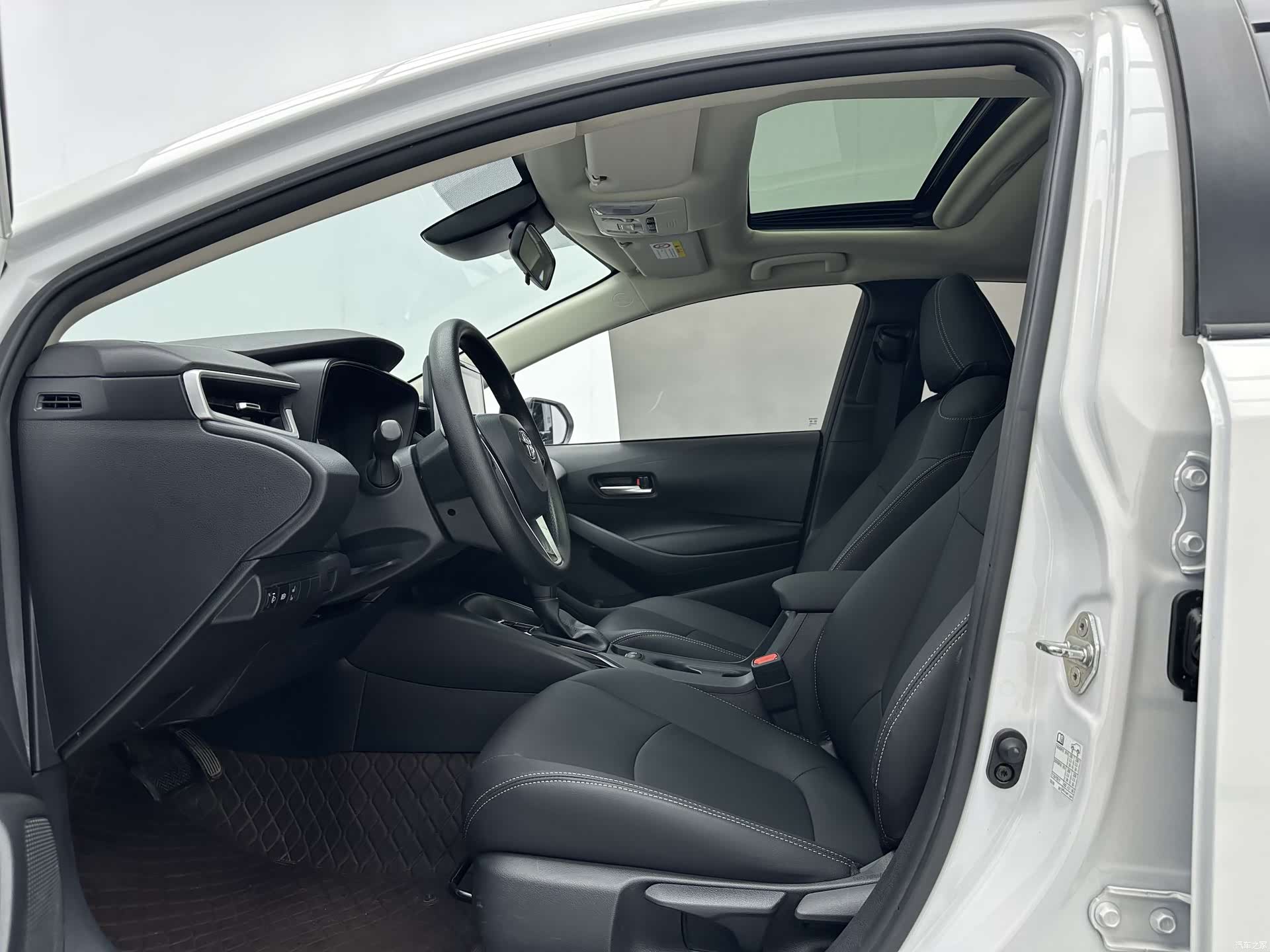 Toyota Corolla, 2022 все фото