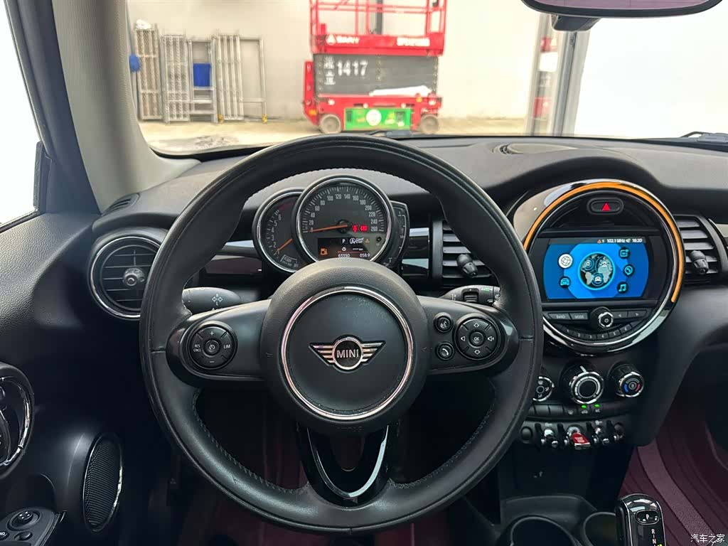 Mini ONE, 2019 13