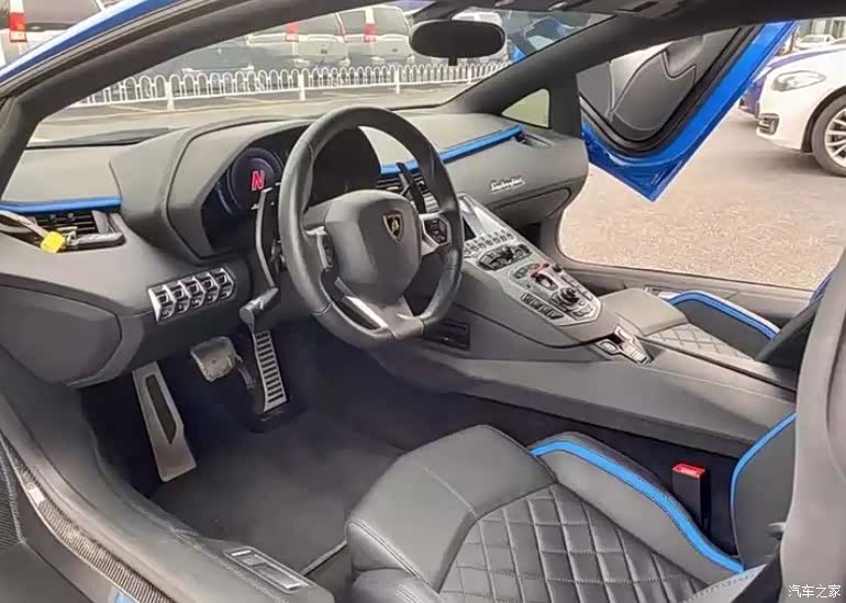 Lamborghini Aventador, 2019 9