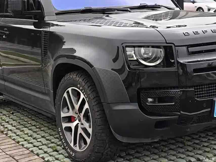 Land Rover Defender, 2021 3