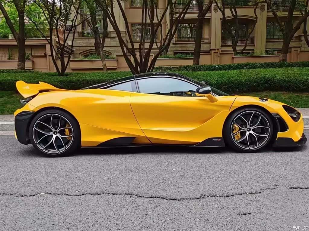 McLaren 720S, 2021 6