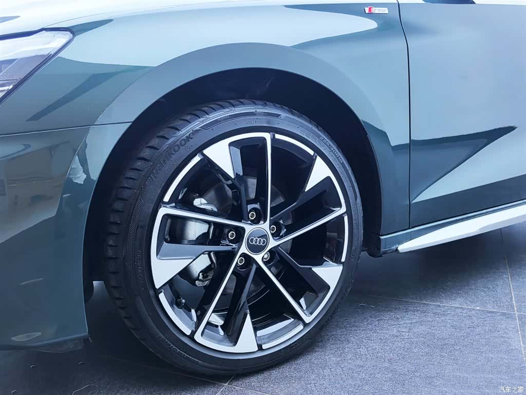 Audi A3, 2023 все фото