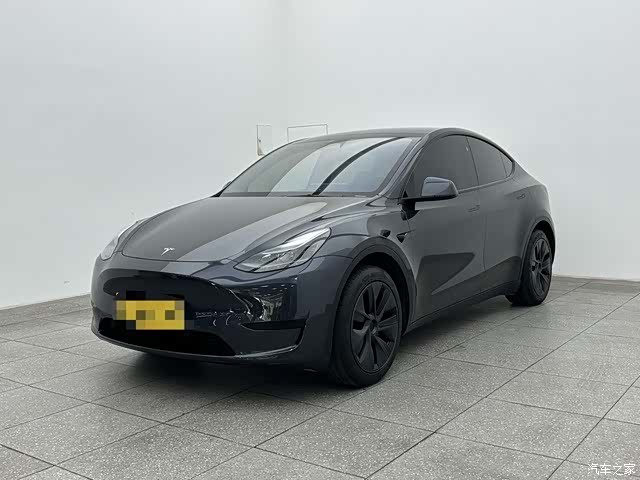 Tesla Model Y, 2024 1