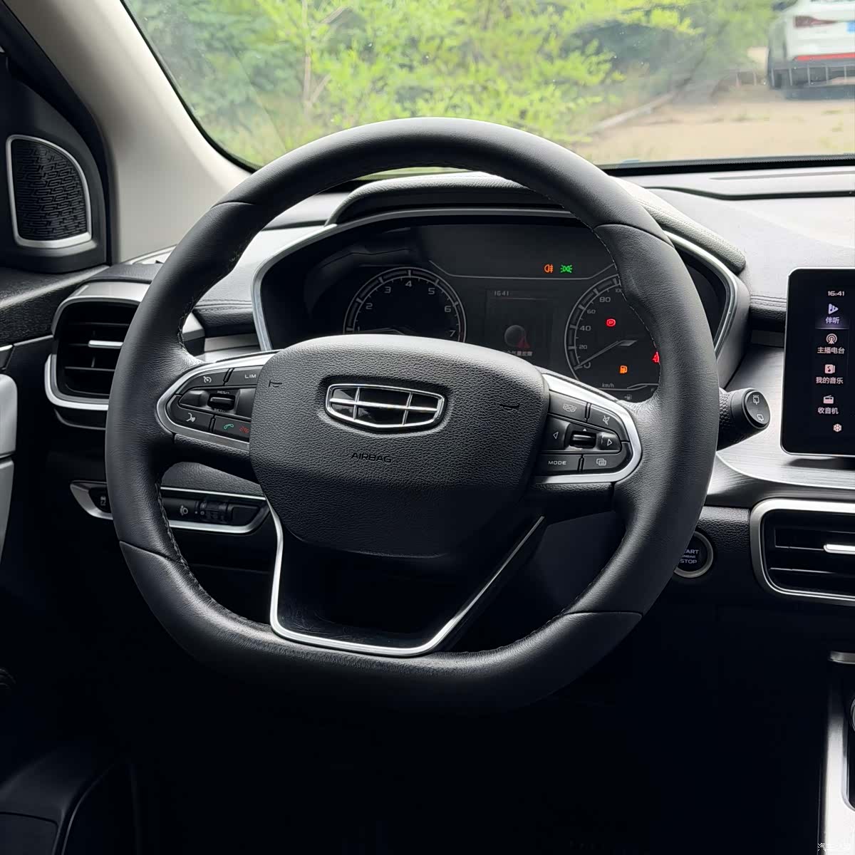 Geely Coolray, 2020 17