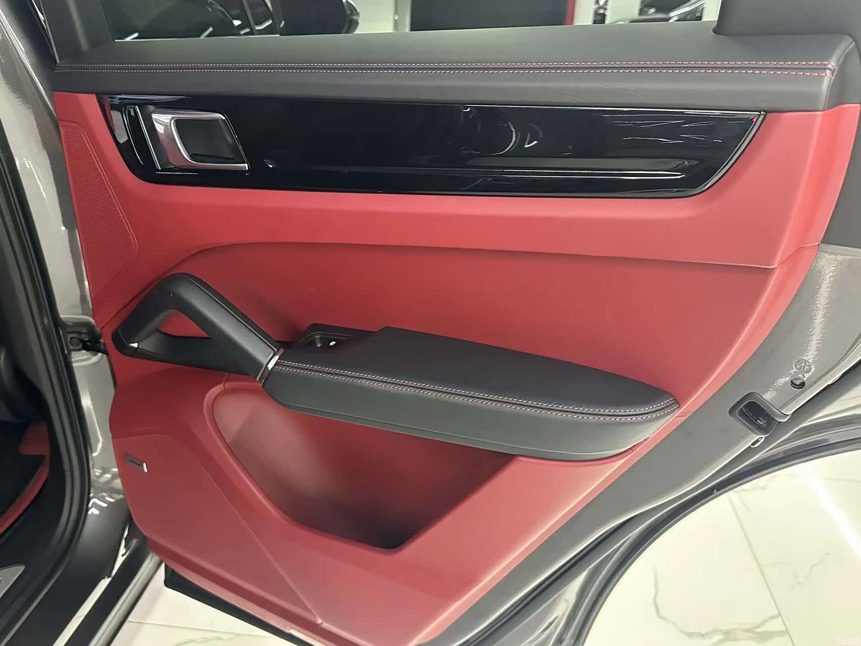 Porsche Cayenne, 2020 12