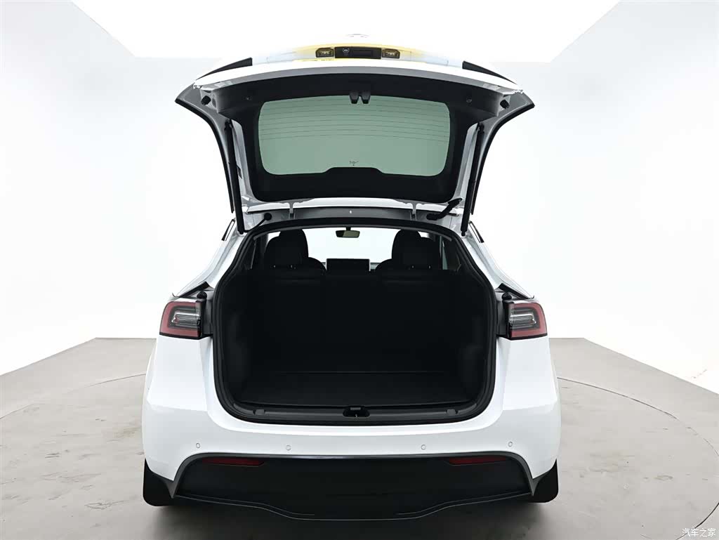 Tesla Model Y, 2023 9