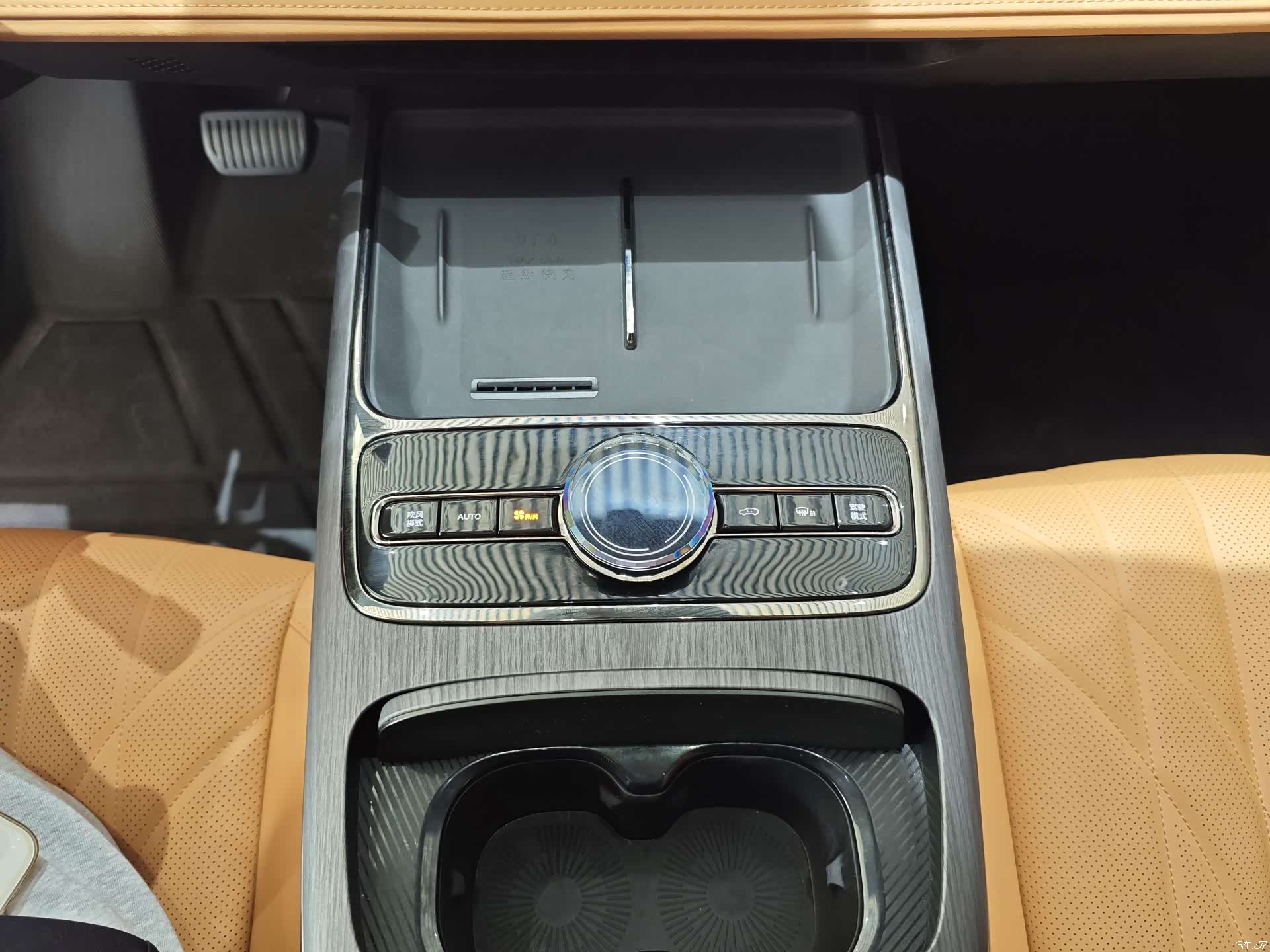 Geely 8, 2025 17