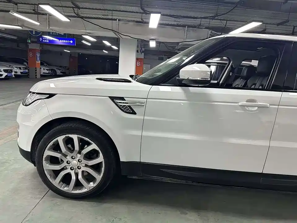 Land Rover Range Rover Sport Land Rover Range Rover Sport