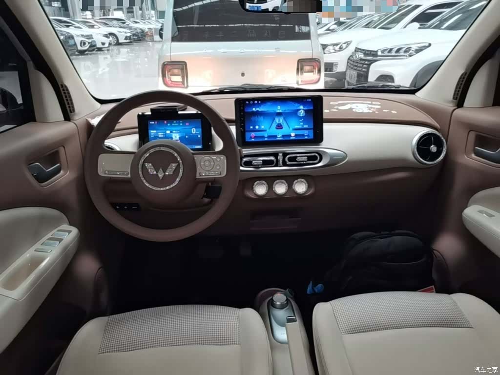 Wuling MINIEV, 2025 10