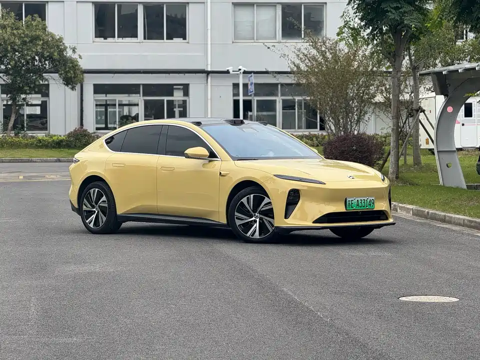 NIO ET5