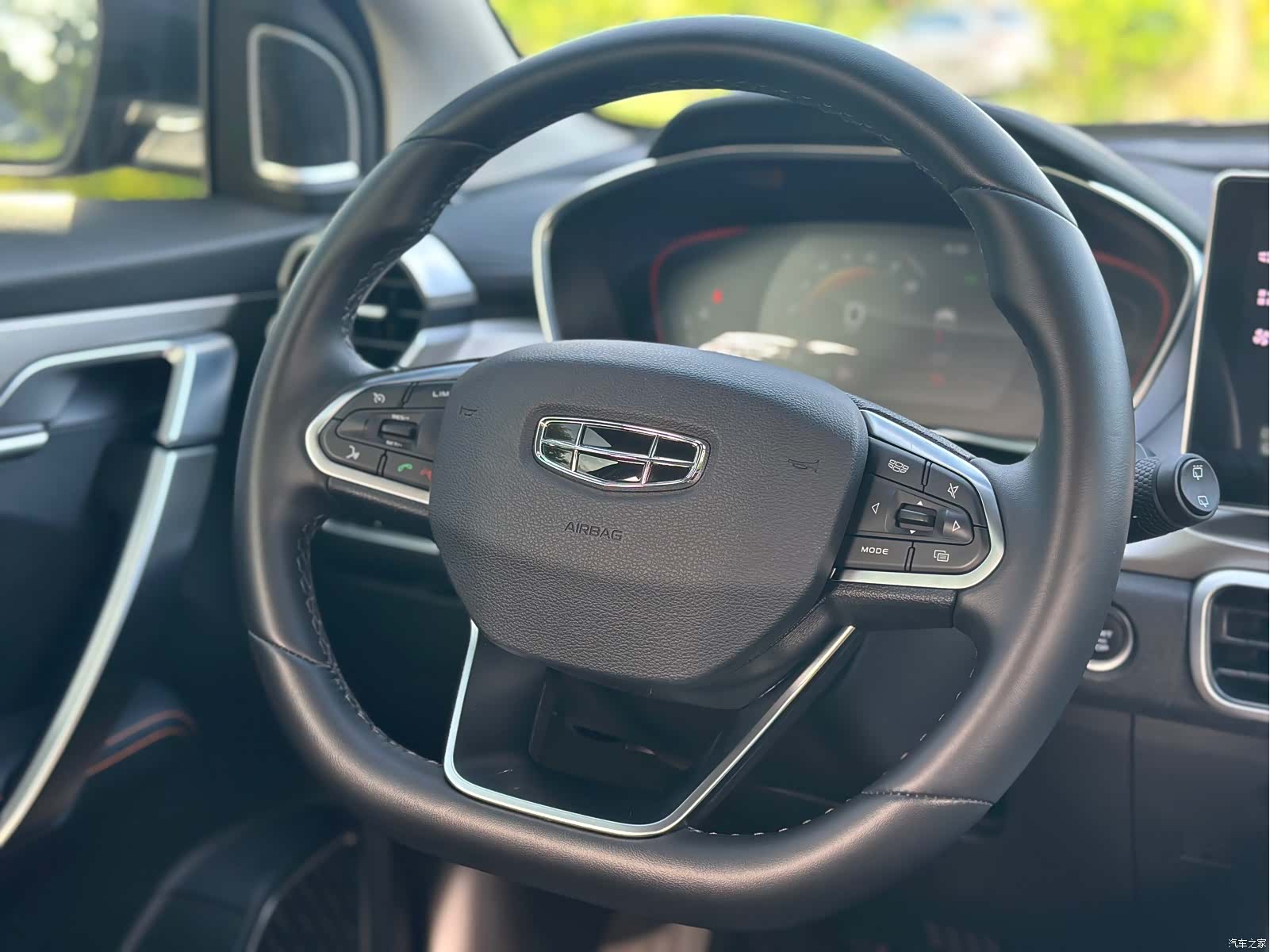 Geely Coolray, 2024 22