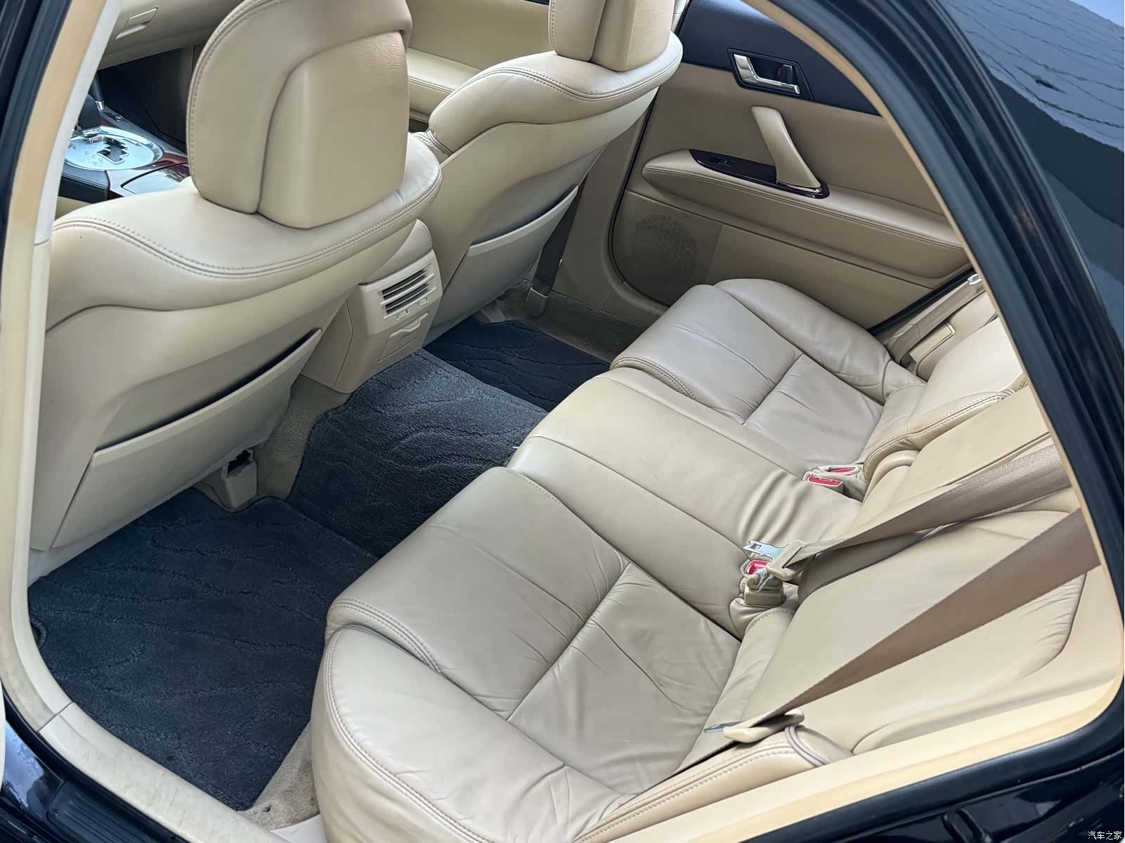 Toyota 2.5S, 2010 8