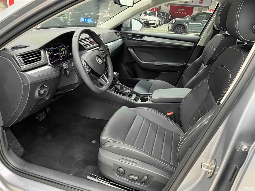 Skoda Superb, 2024 11