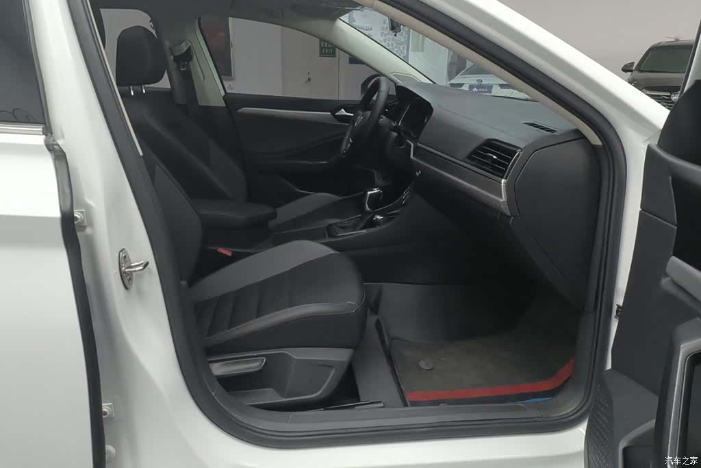 Volkswagen Sagitar, 2022 8