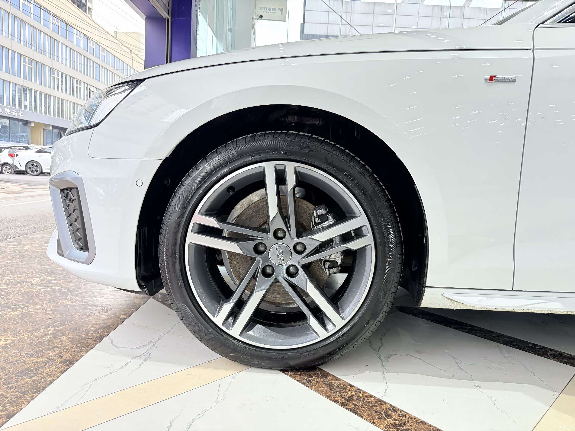Audi A4L, 2020 19
