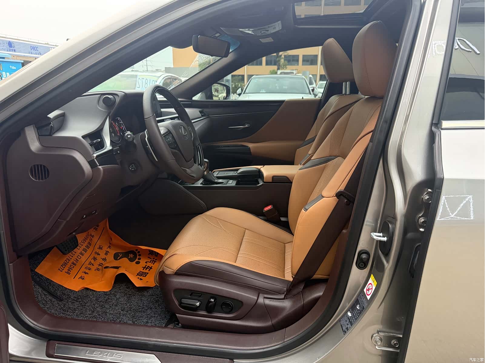 Lexus ES, 2019 4
