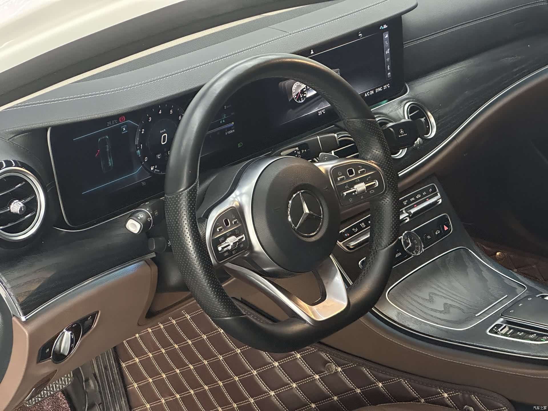 Mercedes-Benz E-Class, 2019 18
