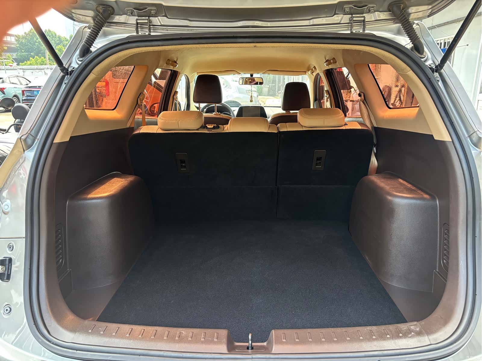 Wuling 310W, 2018 13