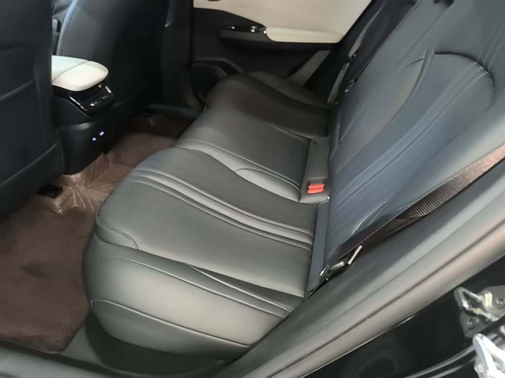 Geely Galaxy L7, 2024 17