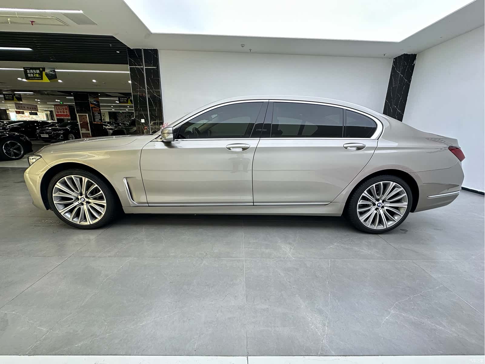 BMW 7 Series, 2022 все фото