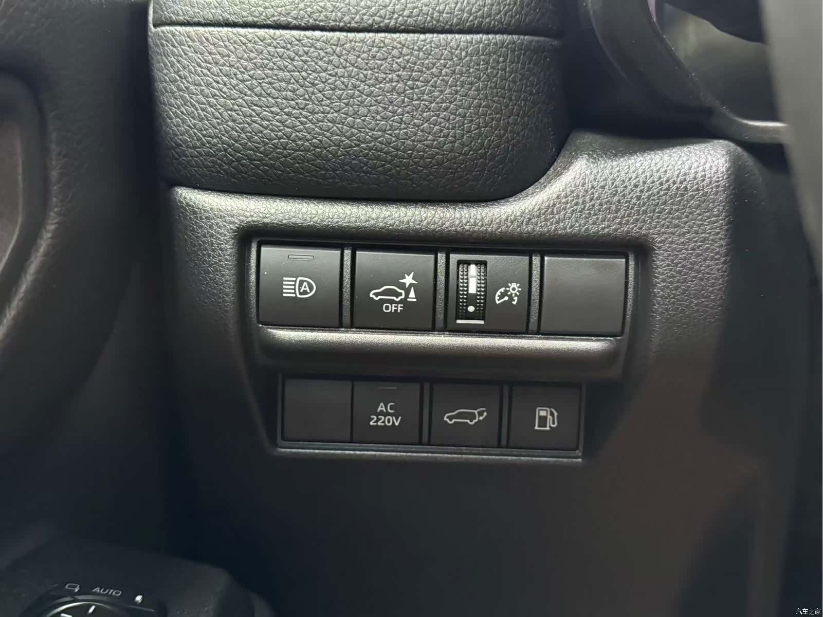 Toyota Prado, 2024 13