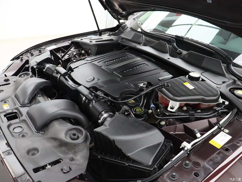 Jaguar XJ, 2014 27
