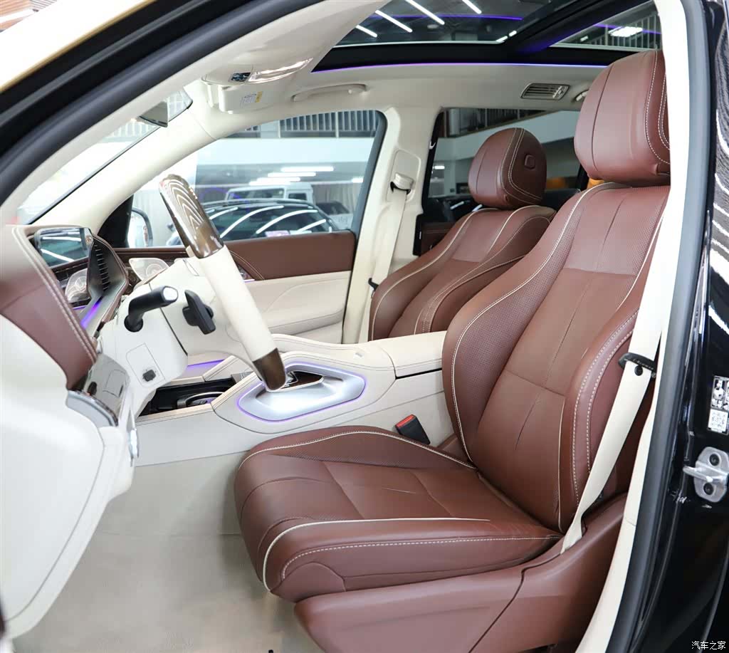 Maybach GLS, 2021 6