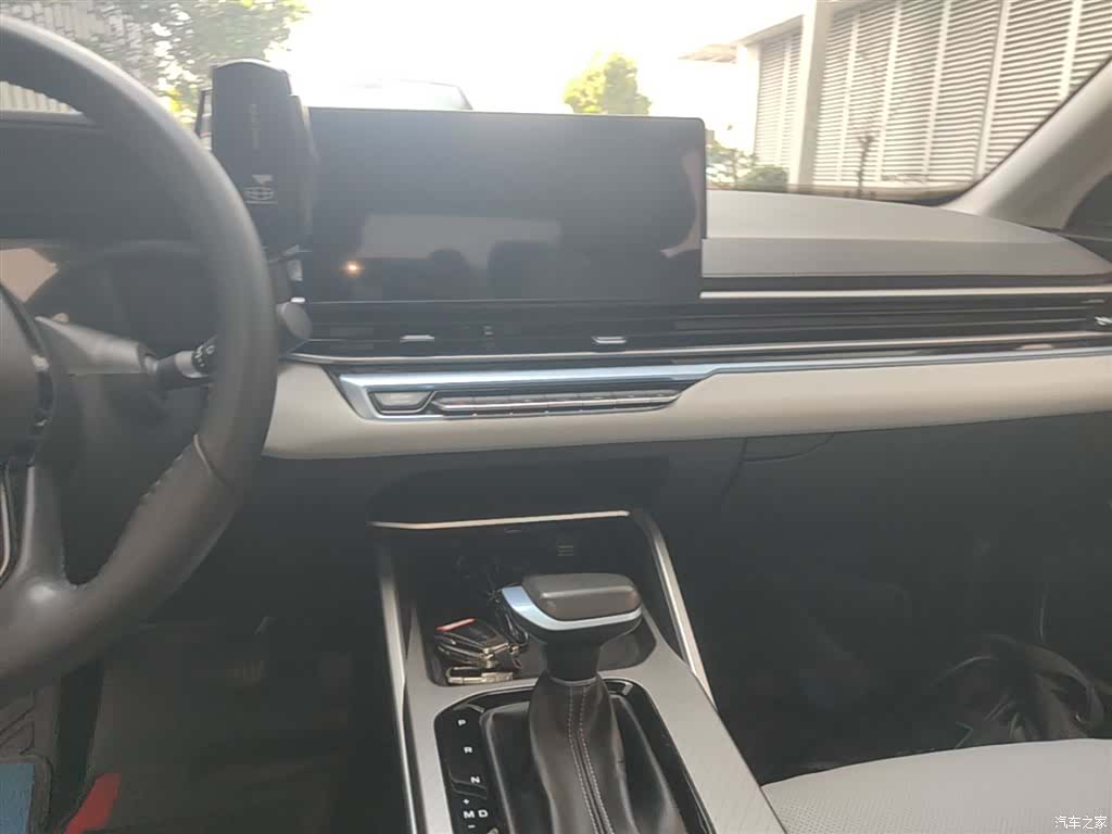 Geely Emgrand, 2024 13