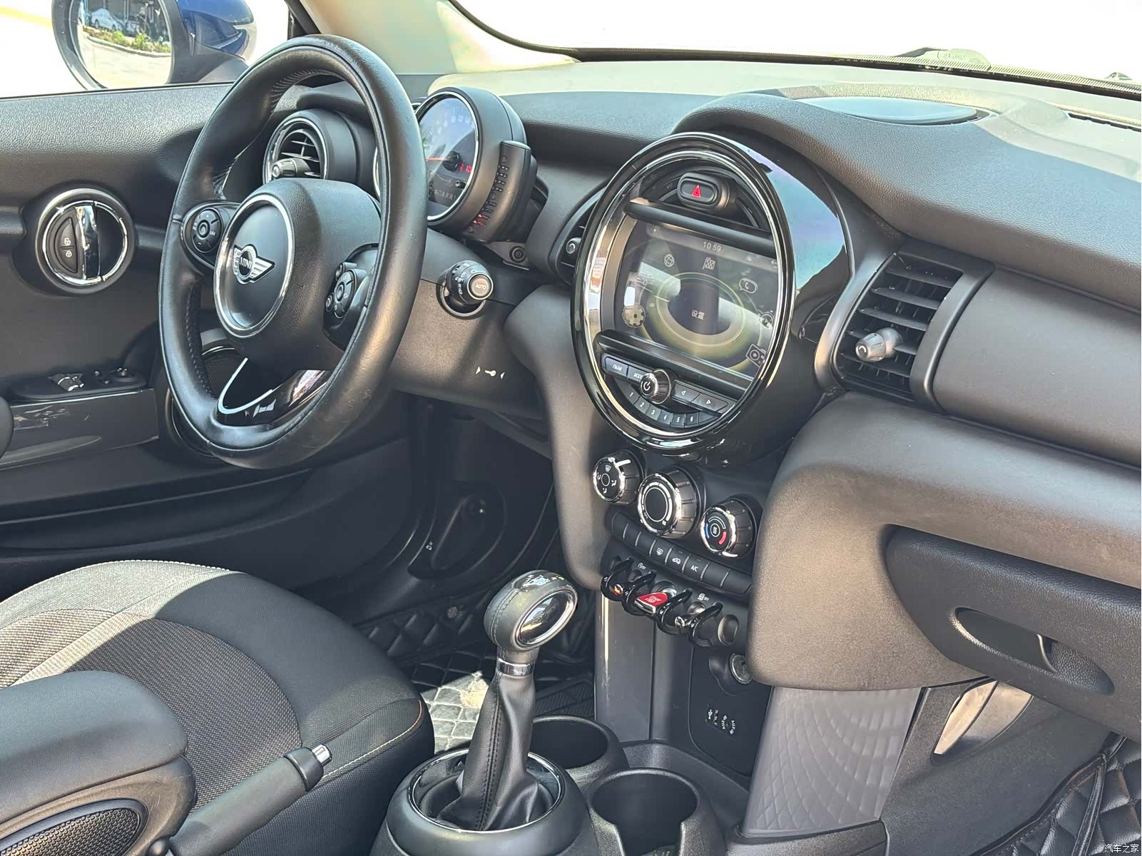 Mini ONE, 2018 13