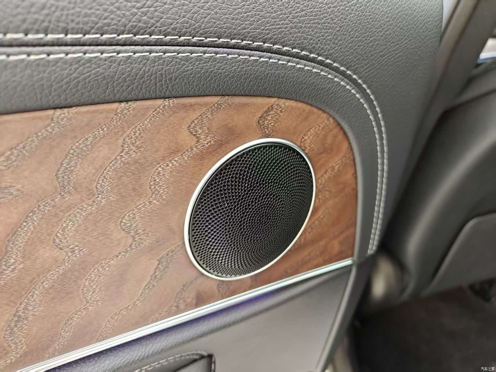 Mercedes-Benz E-Class, 2019 16