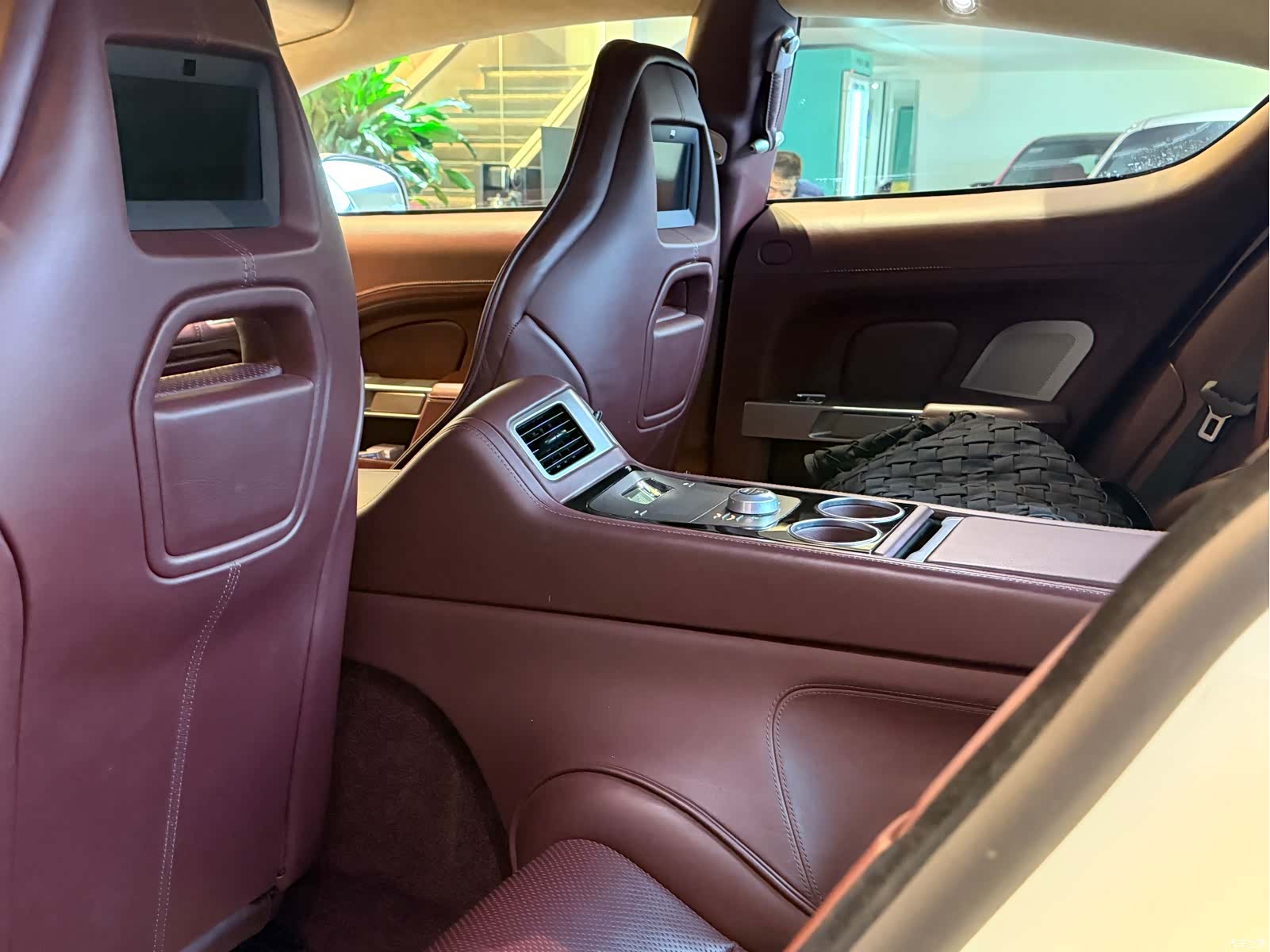 Aston Martin Rapide, 2017 13