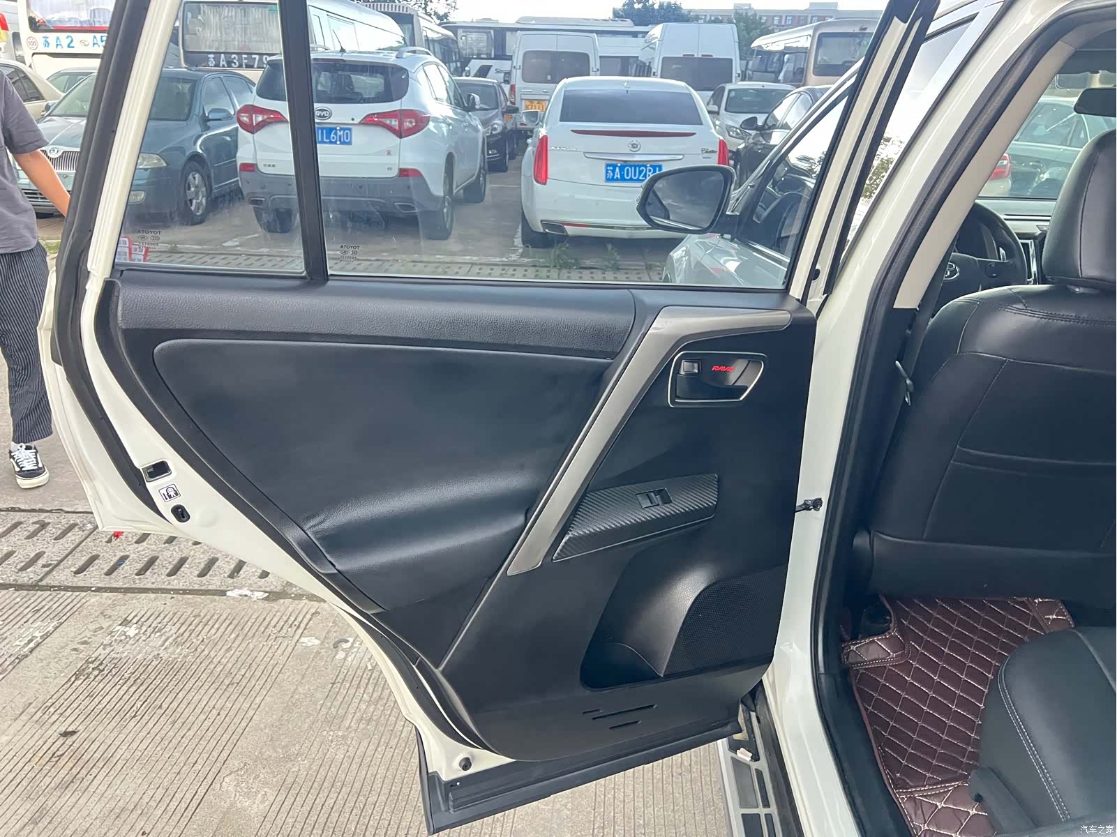 Toyota RAV4, 2016 11