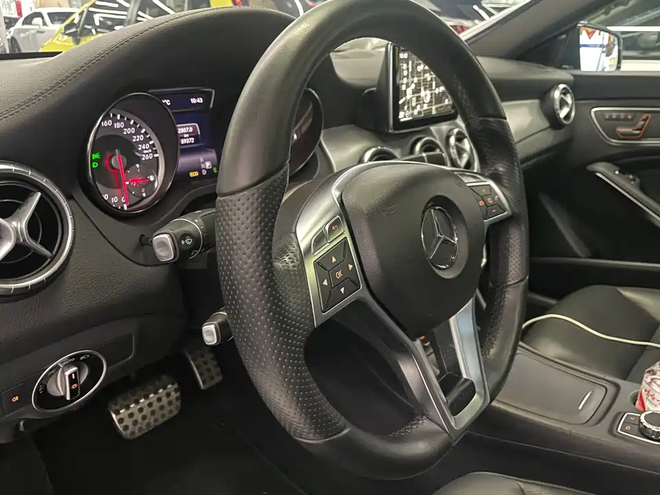 Mercedes-Benz CLA