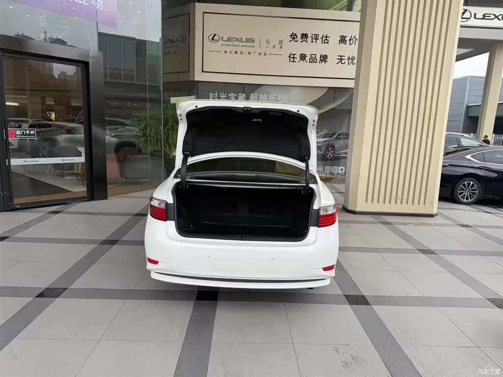Lexus ES, 2014 7
