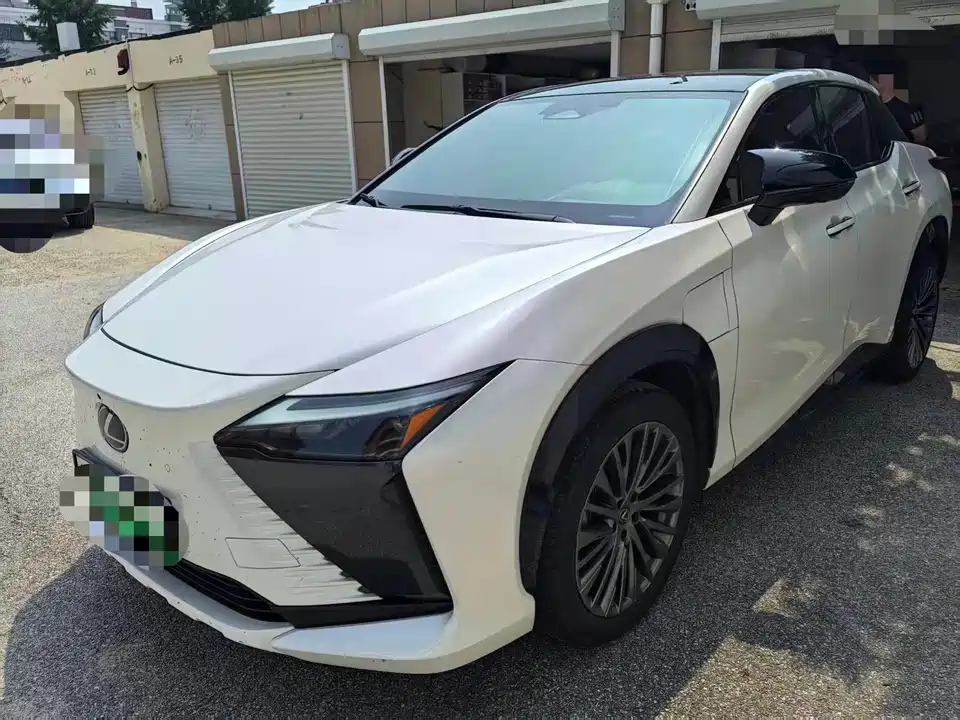 Lexus RZ