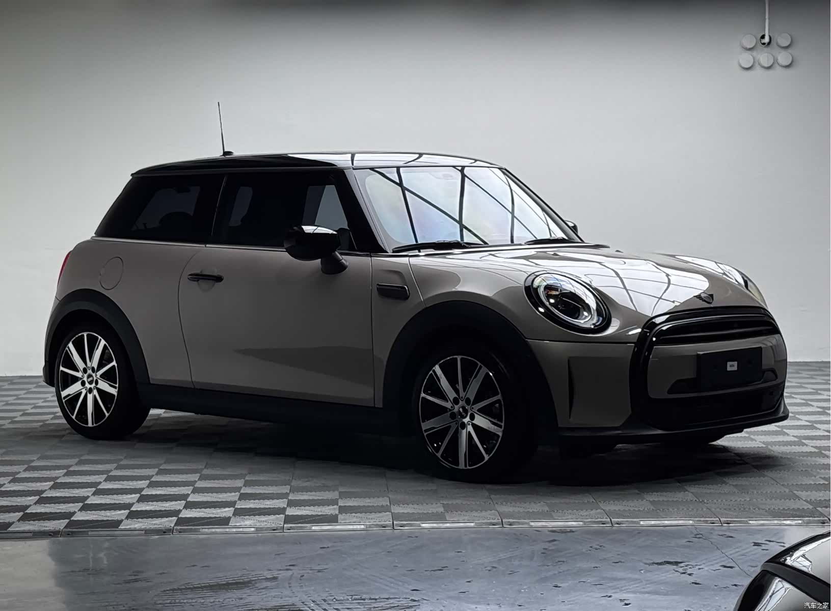 Mini Cooper, 2023 3