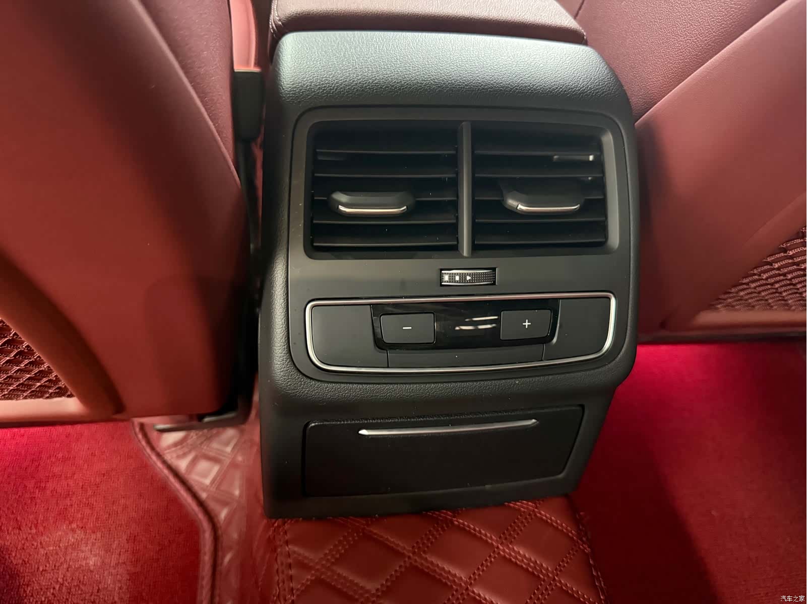 Audi A4L, 2022 11