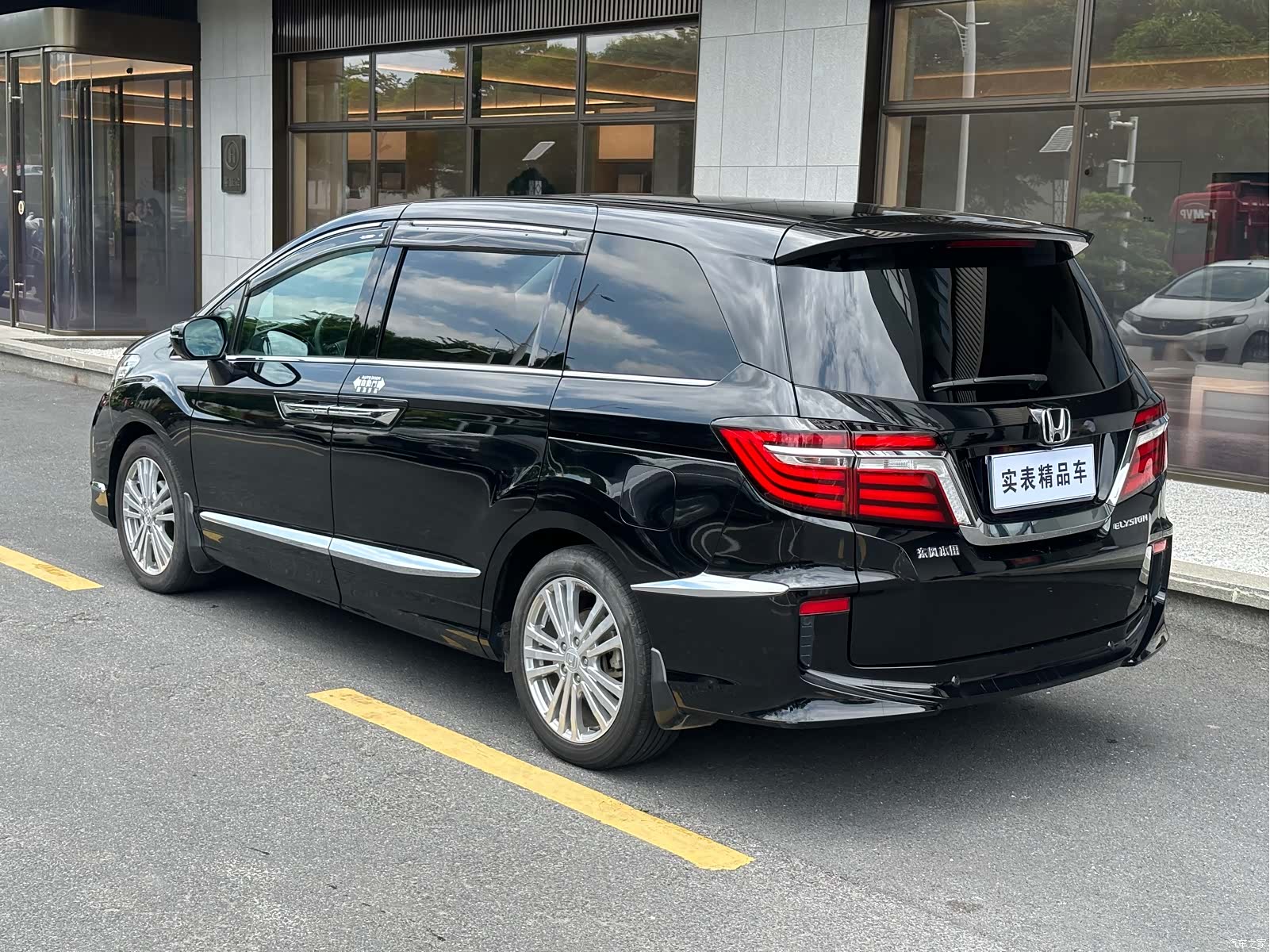 Honda Elysion, 2019 4