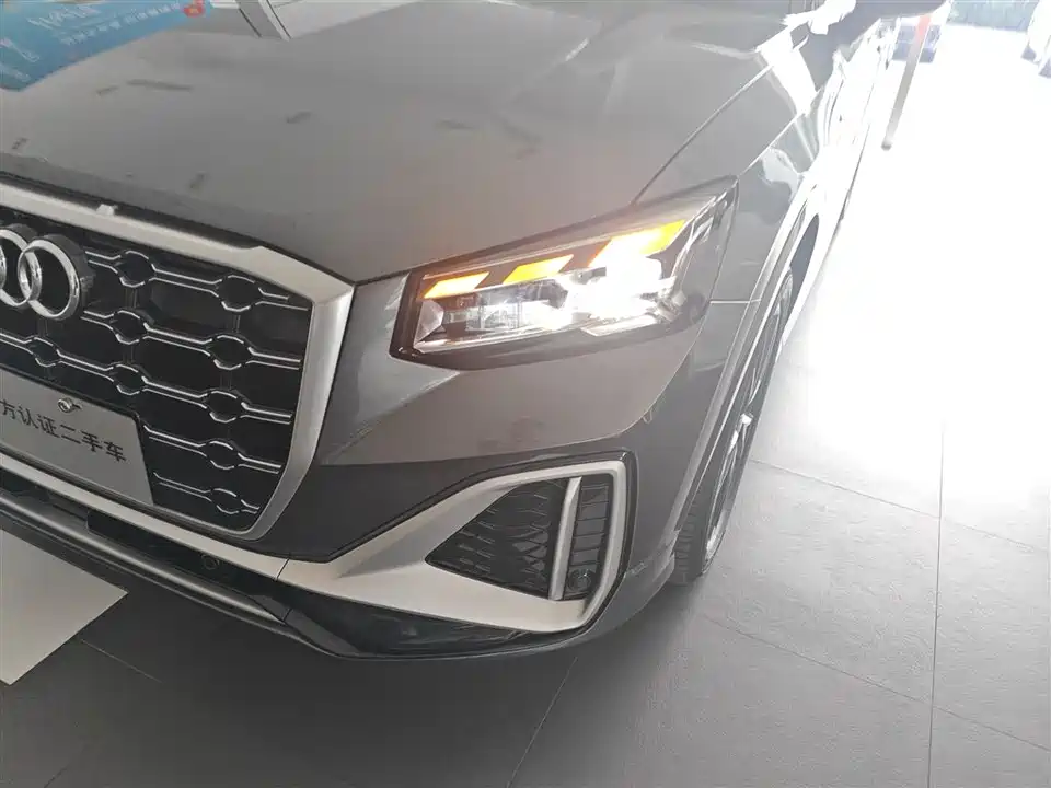 Audi Q2L