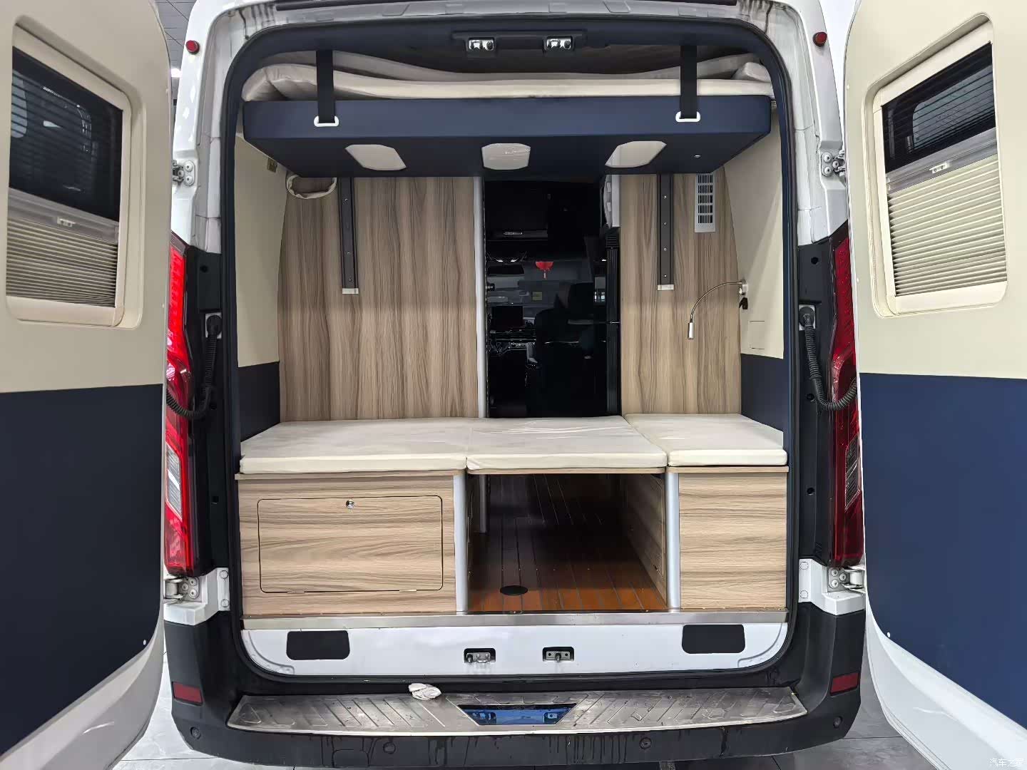 Maxus V90, 2022 46
