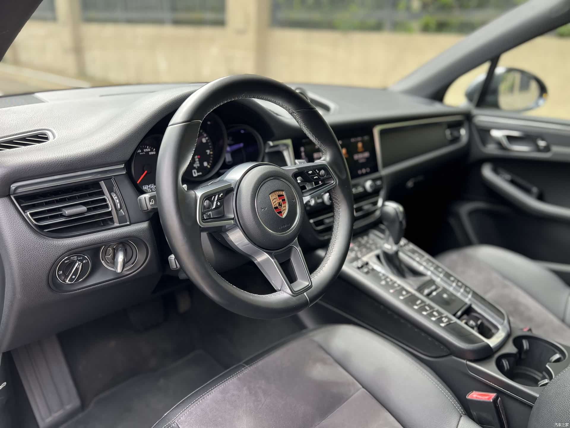 Porsche Macan, 2019 8
