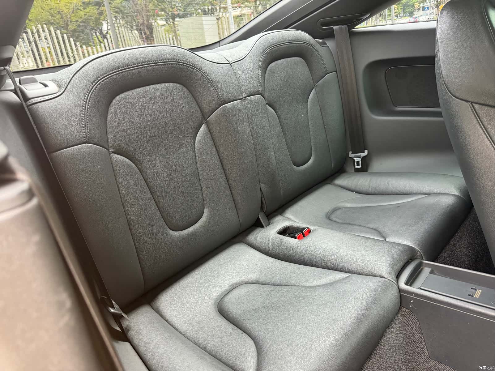 Audi TT, 2011 6