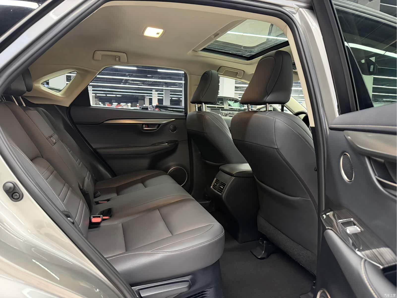 Lexus NX, 2019 12